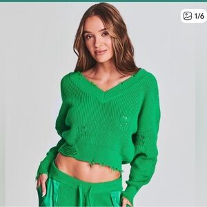 SER.O.YA Vivid Green V-Neck Sweater
